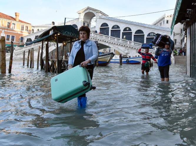 Venetië loopt weer onder: waterpeil bijna anderhalve meter hoger dan normaal