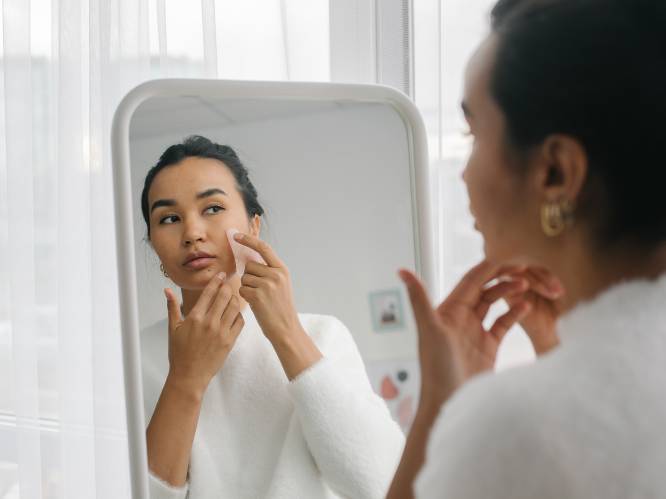 “Dankzij deze methode verdwijnen wallen meteen.” Beautyredactrice tipt de 5 beste tools voor een gezichtsmassage