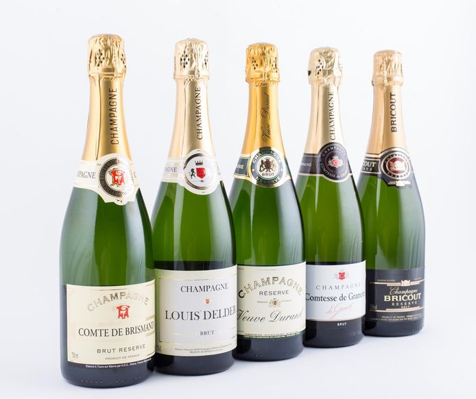 Europa Stevig Aanpassing Wijnkenner test flessen tussen 9 en 13 euro: "Goedkope champagne is vaak  een bubbel" | Nina kookt | hln.be