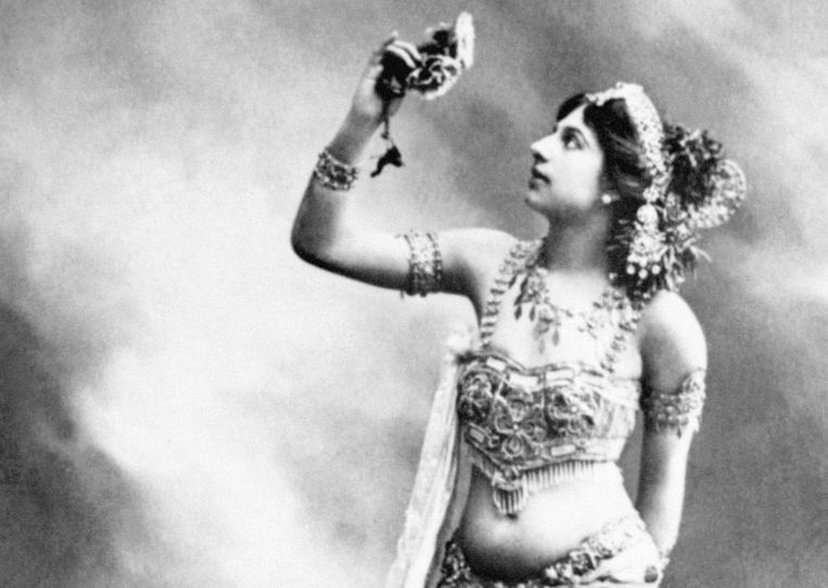 Margaretha Geertruida Zelle, beter bekend als Mata Hari. Op 15 oktober 1917 werd ze gedood door een Frans vuurpeloton, omdat ze een Duitse spion zou zijn. Beeld AFP