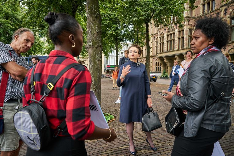 Degelijk en respectvol, zo dient overheid te handelen - Volkskrant