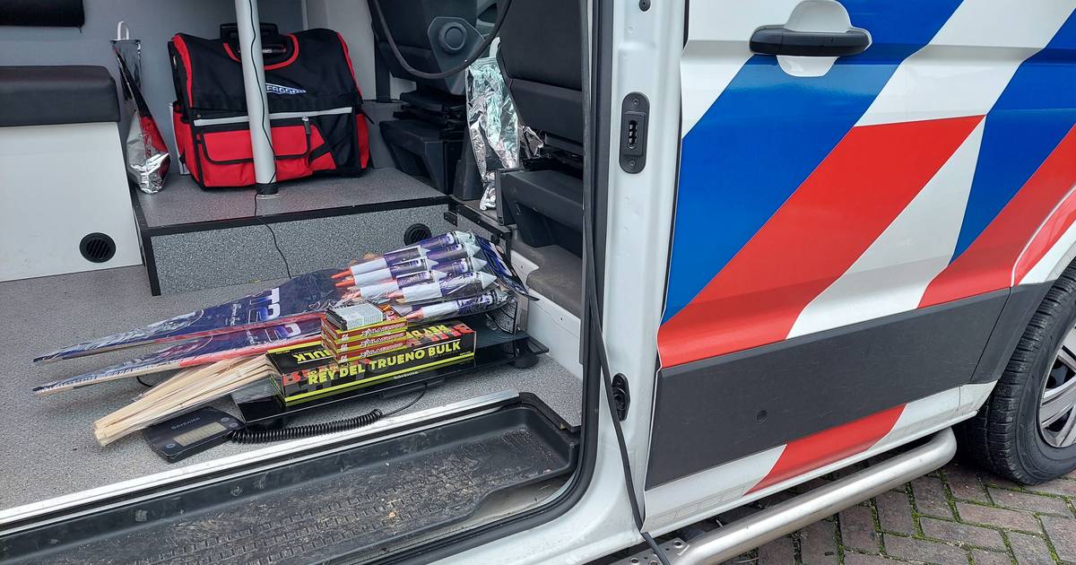 118 kg illegaal vuurwerk in beslag genomen bij politiecontrole in Roosteren | Maaseik