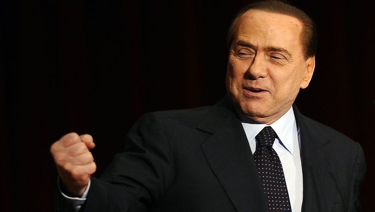 Het ziet er benard uit voor Berlusconi nu hij niet meer kan rekenen op de steun van Fini. Beeld AFP