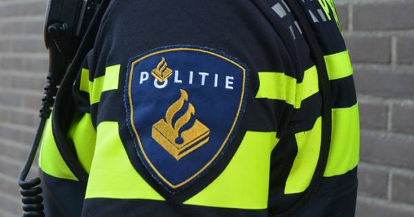 Aanrijding mondt uit in vechtpartij in Enschede: politie grijpt in.