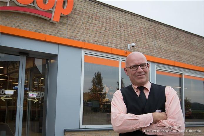 Bedrijfsleider Arjon Sportel van de nieuwe Coop supermarkt in Den Ham