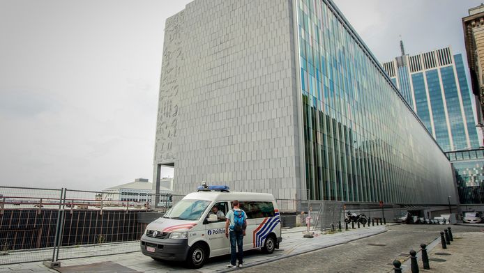 Beveiliging Politietoren Te Kraken Met Smartphone Binnenland Hln Be
