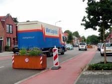 Zo moet de Bredaseweg écht veiliger worden: ‘De trucks slingeren nu nog steeds langs de bloembakken’