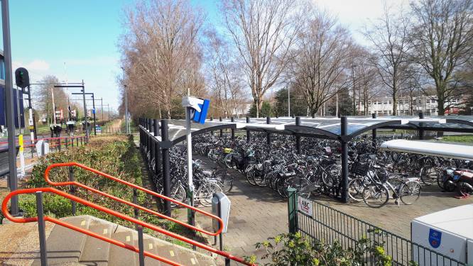 Fietser krijgt veel meer ruimte om fiets te stallen bij station Rosmalen