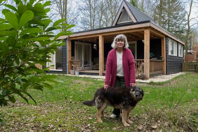 Marijke appte haar dochter ‘koop het maar’, nu kan ze nooit meer aarden in de stad