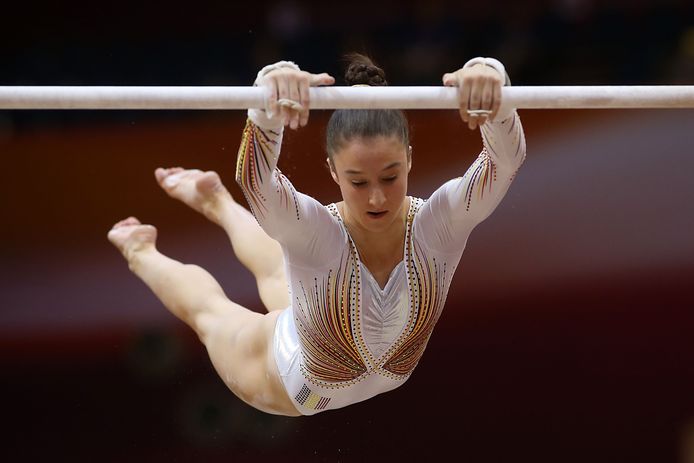 Turnen voor dummies: waarom gymnaste Simone toch goud won ondanks valpartijen en Nina Derwael favoriete is voor het WK-goud aan de brug | Meer Sport | hln.be