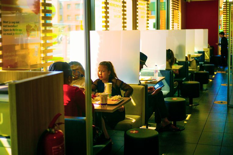 Een fastfoodrestaurant in Dilbeek. ‘Bijna één op de vijf kinderen kampt met overgewicht en bijna 6 procent is obees.’ Beeld put