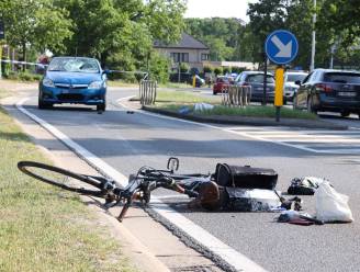 Fietser (77) levensgevaarlijk gewond na aanrijding in Beringen: weg deels afgesloten 