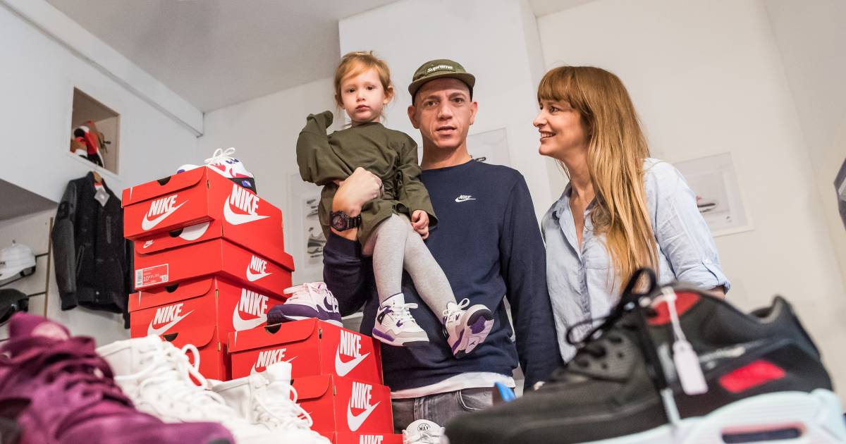 gebed Smaak vier keer Sneaky Shoes in Arnhem houdt stand tussen ketens dankzij 'gunfactor' en  'limited editions' | Arnhem | gelderlander.nl