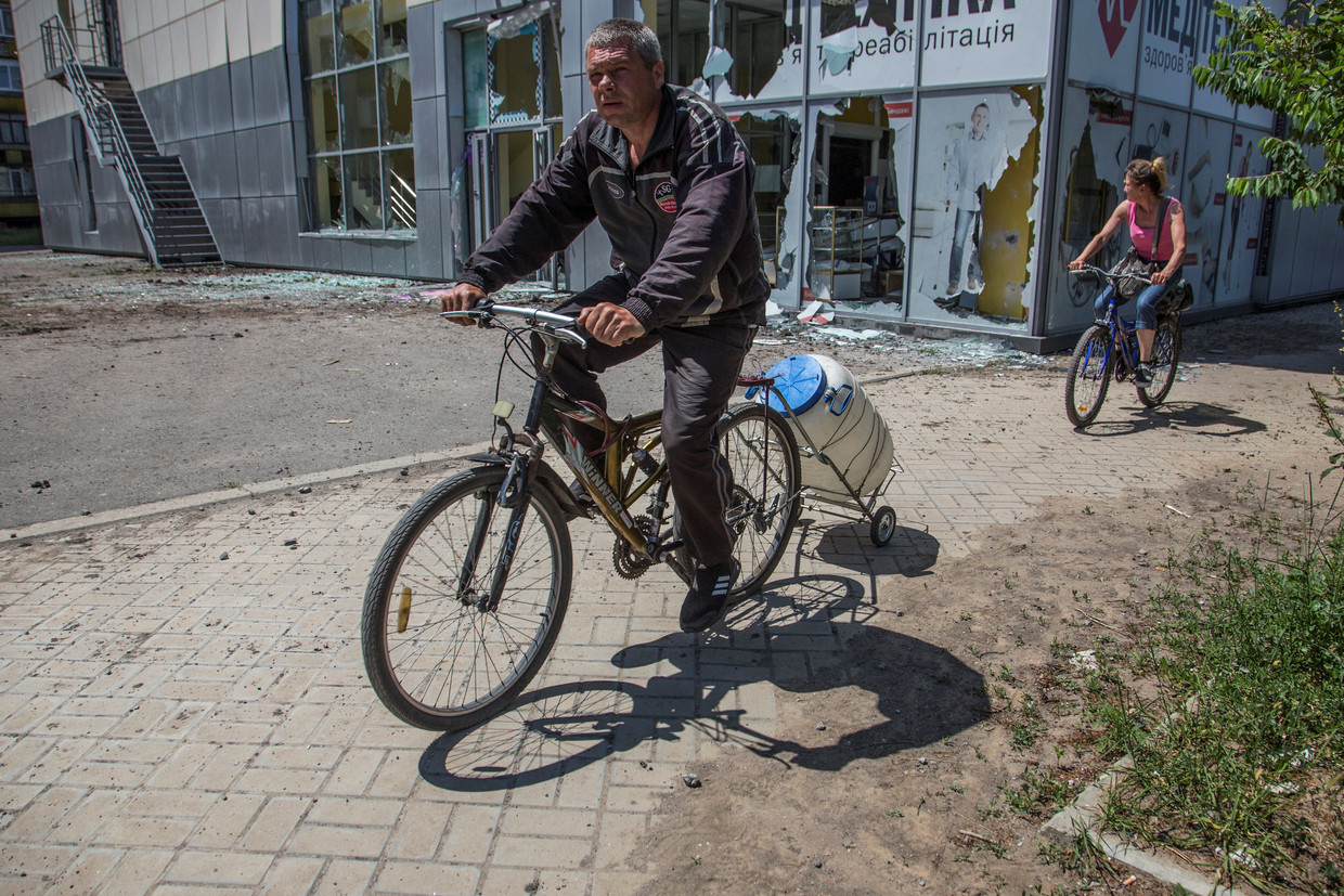 Aan zo'n beetje alles is gebrek in Lysytsjansk. Om de stad in de Donbas wordt zwaar gevochten. Beeld REUTERS