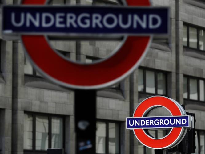Rokende passagier onthoofd na val uit Londense Tube
