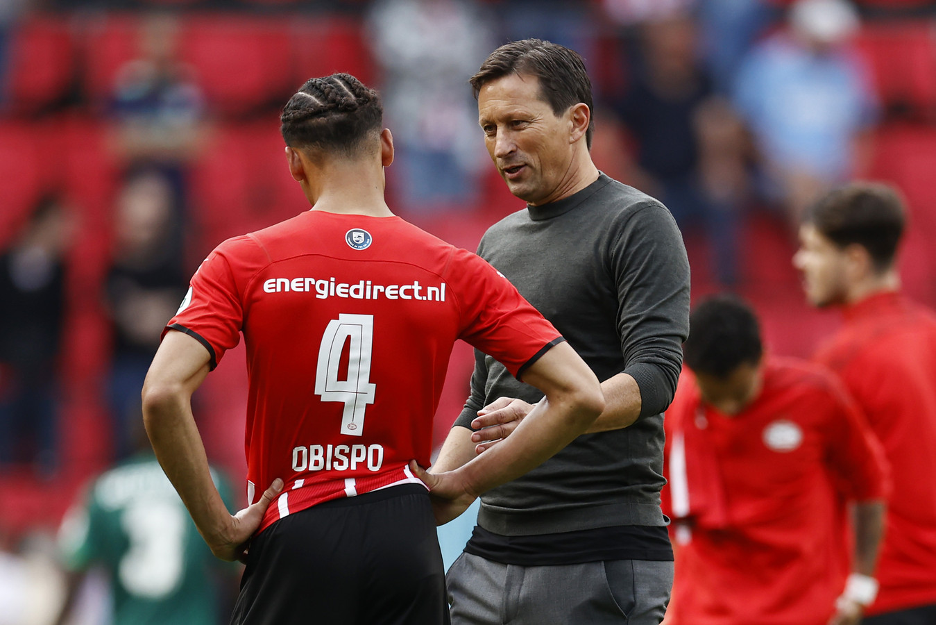 Roger Schmidt en Armando Obispo voor het duel met Feyenoord van zondag.