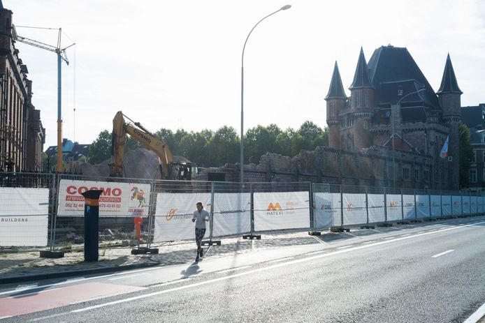 Leopoldskazerne, afbraak buitenmuur