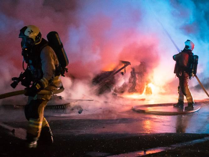 Hulpdiensten pikken geweld in Molenbeek niet meer: “We zijn deze nieuwjaarstraditie werkelijk kotsmoe”