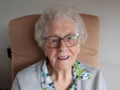 Verzetsheldin, onverwoestbare supermoeder en zakenvrouw: Henny (1923 - 2023) was het allemaal