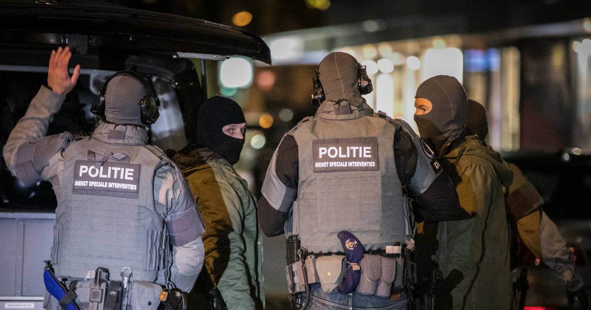 Politie valt woning in Gorinchem binnen na tip over vuurwapens.