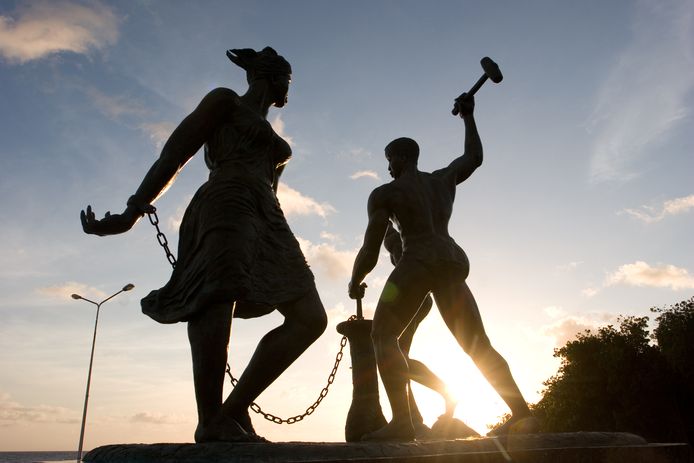 Het Tula-monument op Curaçao. Als leider van de slavenopstand in 1795 wordt Tula gezien als een held. Voor zijn daden betaalde hij met zijn leven, op de plek van het monument werd hij publiekelijk gemarteld en onthoofd.