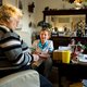 Nederland vergrijst, en toch krijgen minder mensen wijkverpleging. Hoe kan dat?