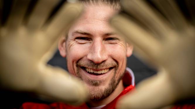 Lars Unnerstall ziet zichzelf tot zijn 40ste bij FC Twente: ‘Transfer? Alleen als er ook een baan voor mijn vrouw is’