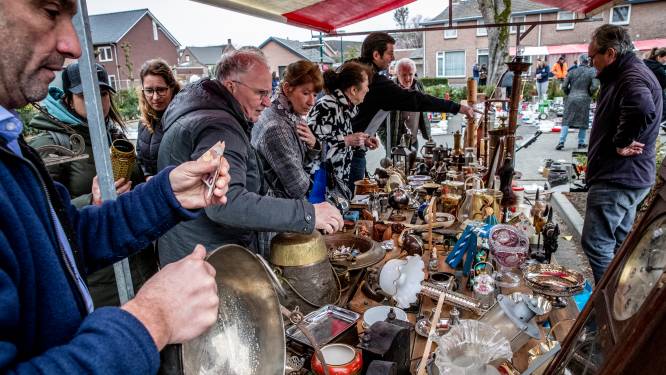 Gehoord op de rommelmarkt: ‘2dehanse spulle voor 
1/2 preis’
