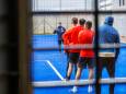 Training FC Utrecht in gevangenis is meer dan les: ‘Zij zijn rest van hun leven ex-gedetineerden’