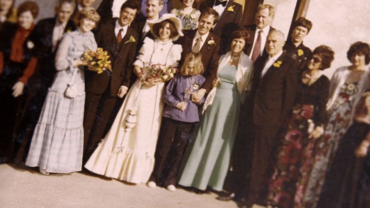 Het huwelijk van haar ouders. Beeld  