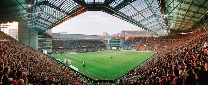 Het Fritz-Walter-Stadion van 1.FC Kaiserslautern.