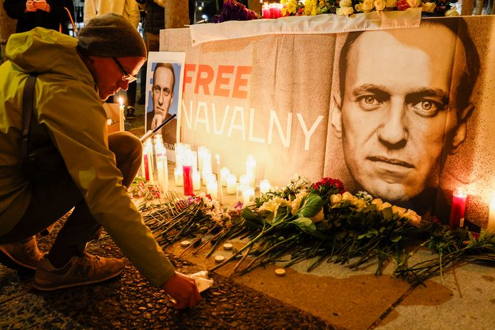 Aleksej Navalny stierf volgens een verantwoordelijke van de strafkolonie waar hij verbleef aan het Sudden Death Syndrome. Daarbij krijgt iemand zonder enige klachten of voortekenen plots hartproblemen.