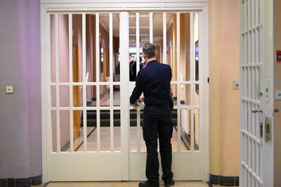 Un détenu barricadé dans sa cellule à Gand menace de s’en prendre à son codétenu