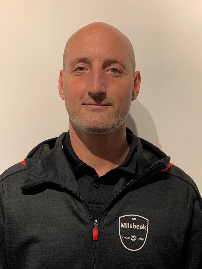 Trainerscarrousel staat bijna stil alleen Milsbeek nog in gesprek met coach Foto