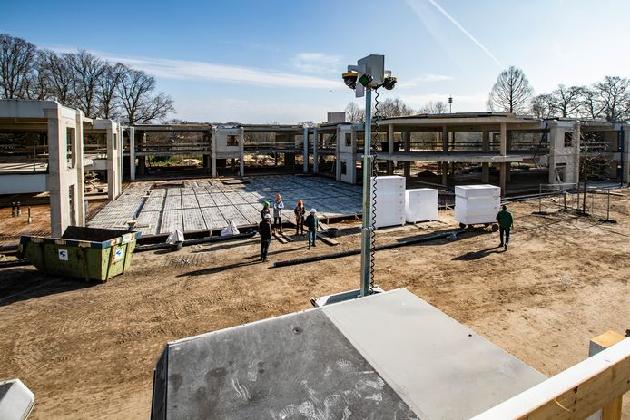 Het nieuwe gemeentehuis van Voorst is in aanbouw.