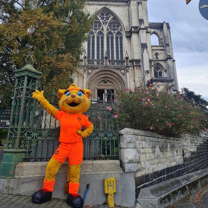 Orange mascot Kicky in Dunedin.