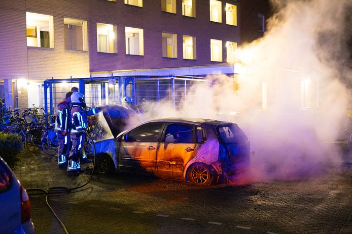 Felle Autobrand In Zwolle Derde Keer Op Dezelfde Plek Eerdere Brand Had Link Met Drugsoorlog Zwolse Drugsoorlog Destentor Nl