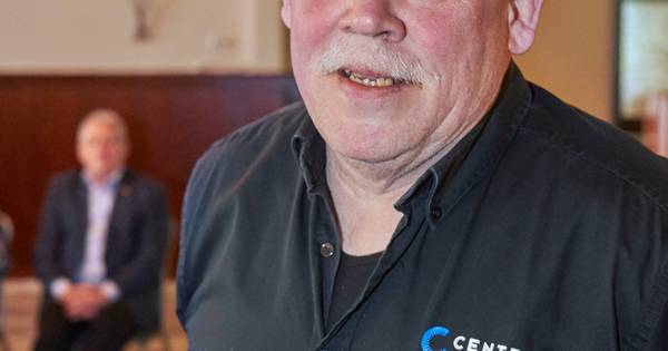 Boekelaar Mario van Dinther krijgt een koninklijke onderscheiding - BD.nl
