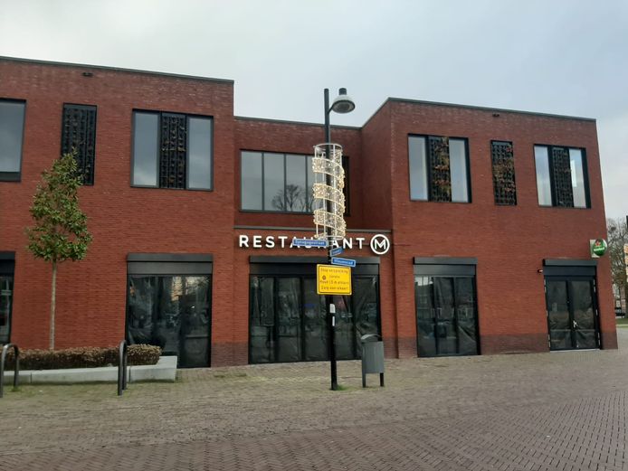 Mingle heeft de ramen dichtgeplakt.