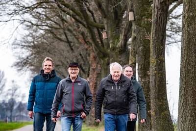 In het Eind willen ze zonder overlast van prikkelhaartjes fietsen en schakelen hulp mezen in