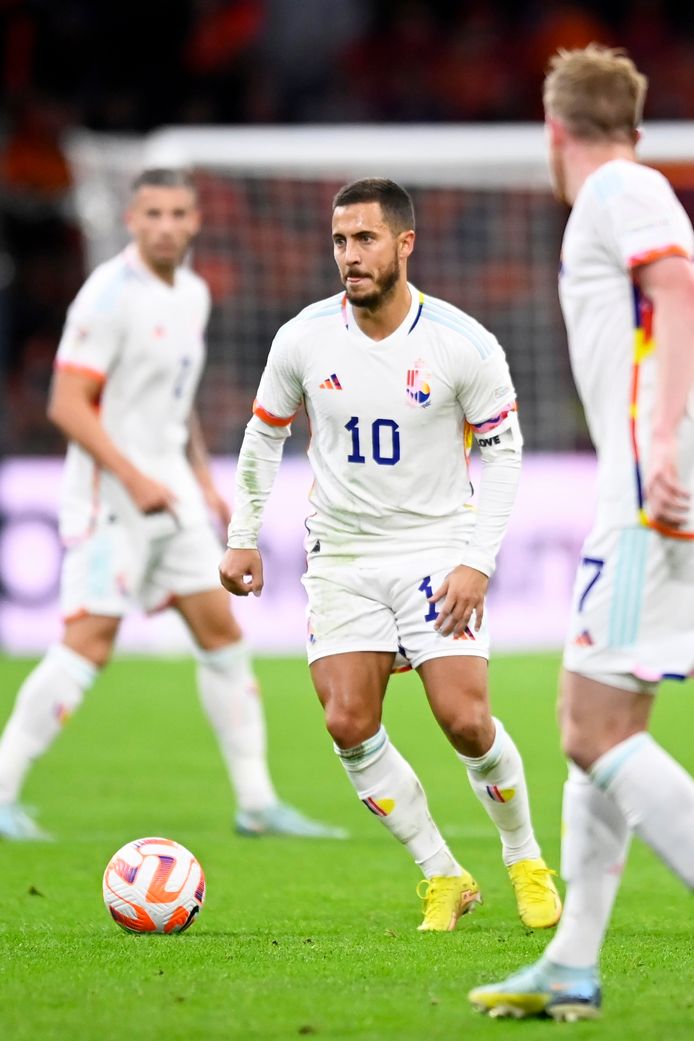 Eden Hazard speelde met een speciale kapiteinsband te bevordering van de 'inclusie' in Qatar