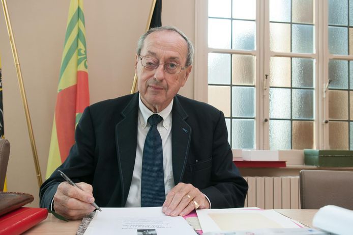 Gewezen burgemeester Jozef Browaeys (82) bij zijn afscheid in 2018. Nu is hij terug in de gemeentepolitiek.