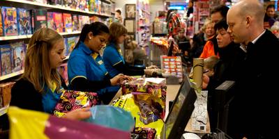 Ontslag bij Intertoys, en dan? ‘Toekomst oudere werknemer erg onzeker’