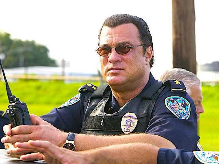 Steven Seagal schoot puppy dood in realityshow" | De Morgen