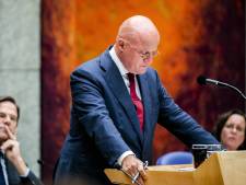 Grapperhaus mag blijven na rel rond bruiloft, Rutte staat pal achter minister