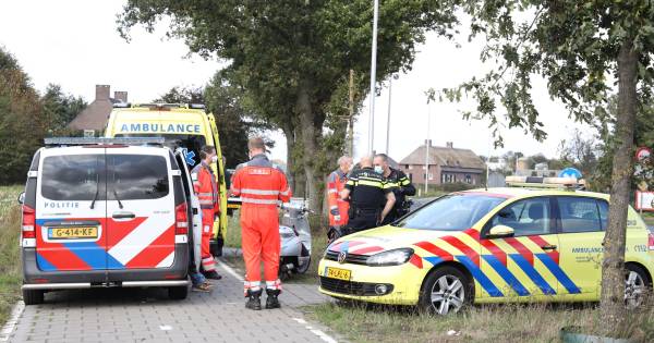 Vrouw met traumahelikopter naar ziekenhuis na aanrijding scooter in Boekel.