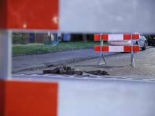 Straat in Rijswijk afgezet door zinkgat