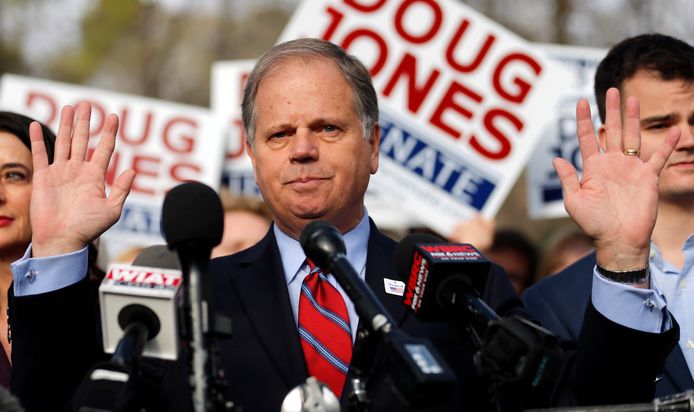 Democraat Doug Jones won de senaatsverkiezingen in Alabama.