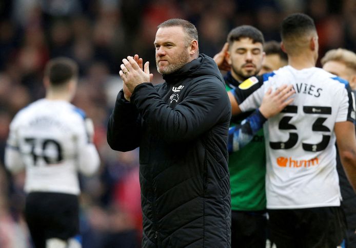 Wayne Rooney is tegenwoordig manager van Derby County, dat tegen degradatie uit het Championship strijdt na een straf van 21 punten in mindering.