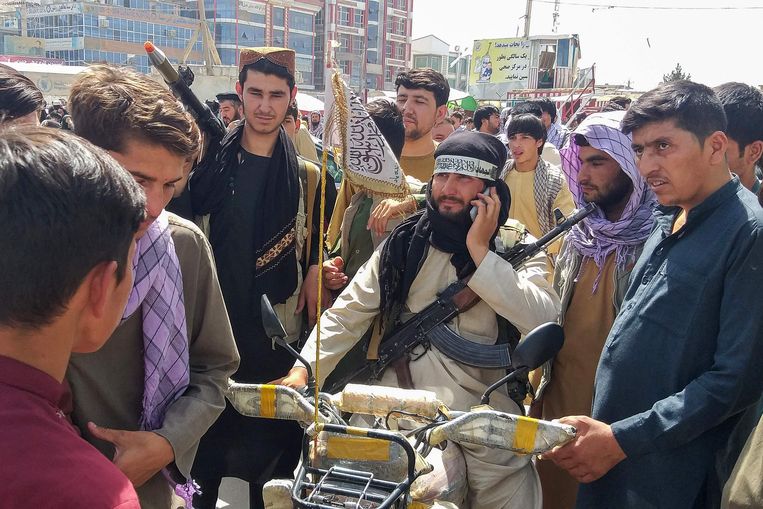 Talibanstrijders namen dinsdag Pul-e-Khumri in, de hoofdstad van de provincie Baghlan, ten noorden van de hoofdstad Kabul. Beeld AFP